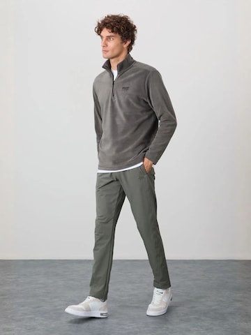 Tommy Life Sweater in Grey