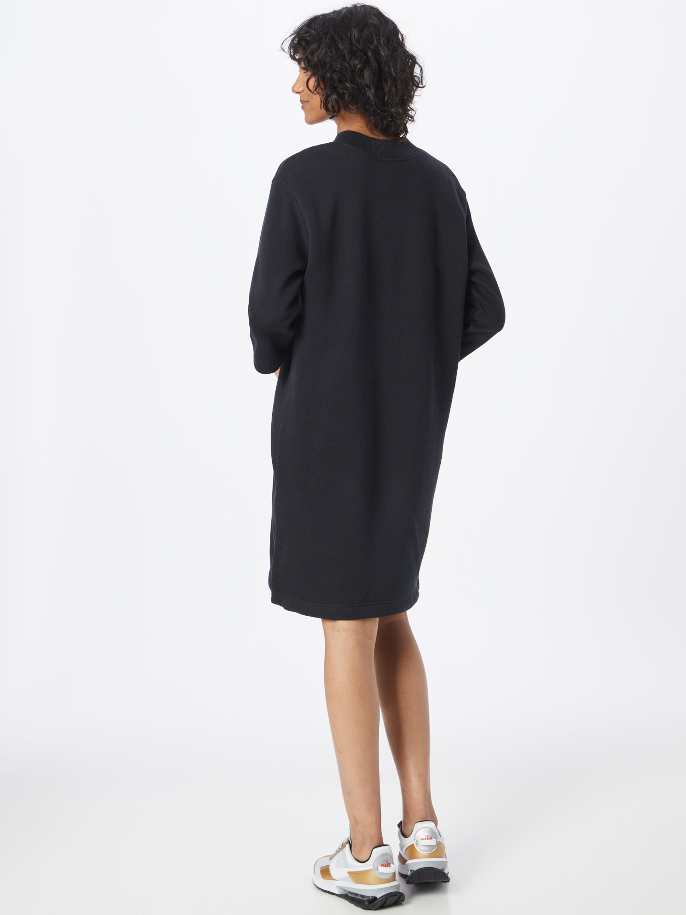 Robe Nike Sportswear en Noir ABOUT YOU