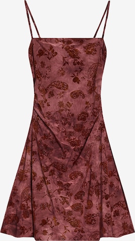 Bershka Mekko värissä punainen: etupuoli