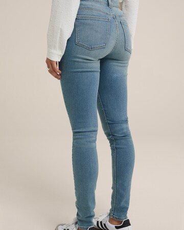 Skinny Jeans di WE Fashion in blu