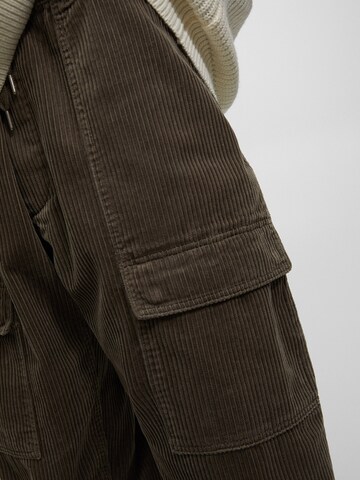 Tapered Pantaloni cargo di Pull&Bear in verde