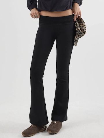 Busem - Calças em preto