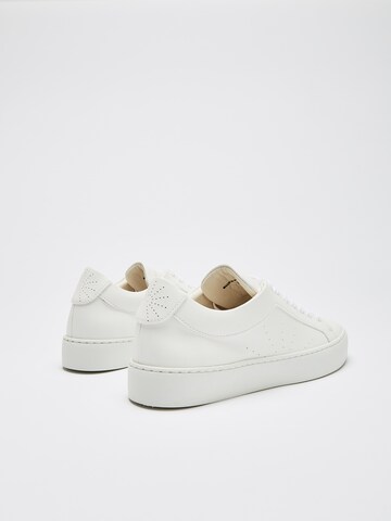 NINE TO FIVE Sneakers 'Gràcia' in White