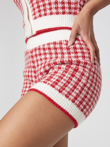 Daahls by Emma Roberts exclusively for ABOUT YOU - Slimfit Pantalón 'Jule' en rojo