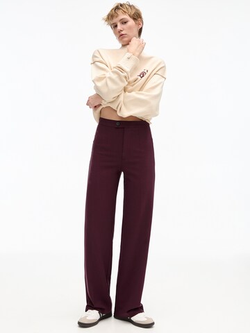 Loosefit Pantalon à plis Pull&Bear en rouge