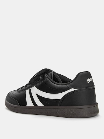 Pull&Bear Låg sneaker i svart