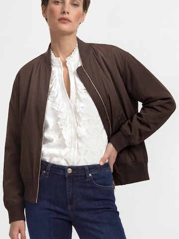 Veste mi-saison Rich & Royal en marron : devant