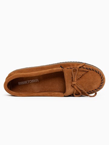Minnetonka Mokassin 'Kilty' i brun