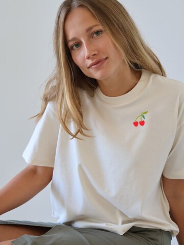 Kultgut Shirt 'Cherry' in Yellow