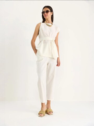 Completo pantalone di Bianco Lucci in beige