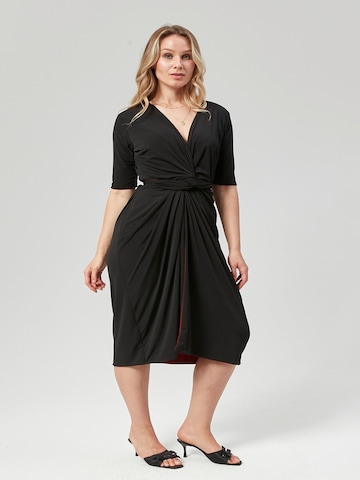 LYN MAMA Dress in Black