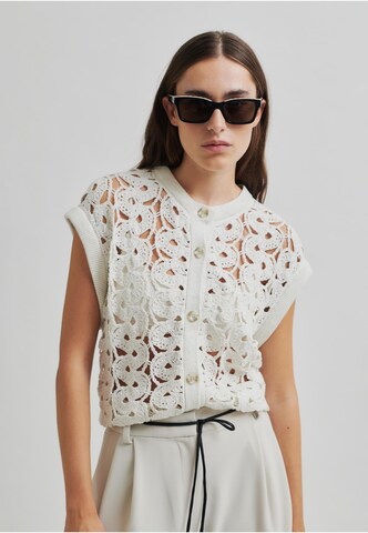 Gilet in maglia 'Coralie' di SECOND FEMALE in beige: frontale