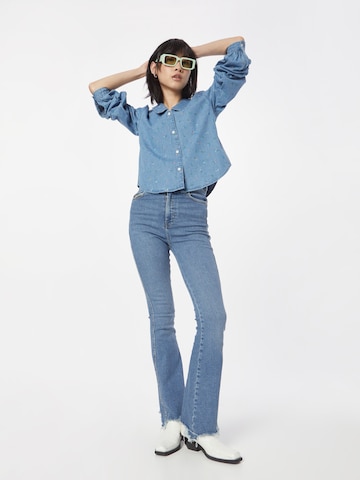 Monki Blouse in Blauw