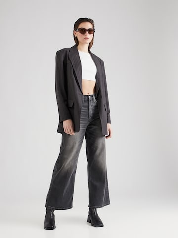 RE/DONE Wide leg Jeans in Black: front