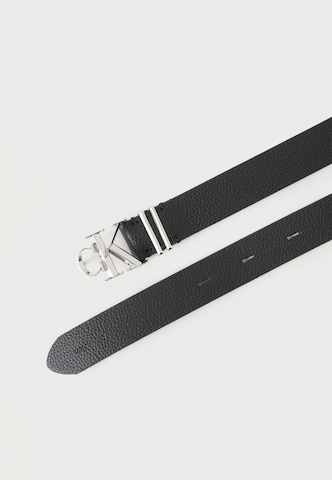 Calvin Klein - Cinturón en negro: arriba