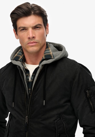 Veste mi-saison 'MA1' Superdry en noir