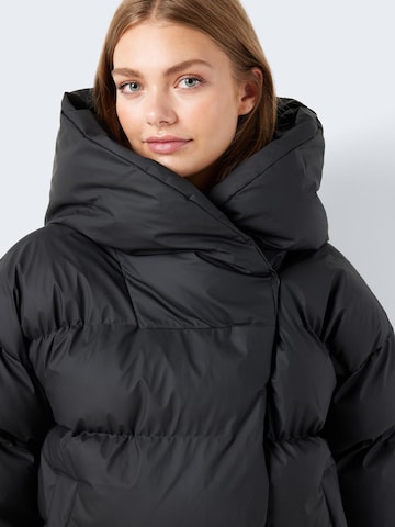 Geacă de iarnă 'NMSKY' de la Noisy may pe negru