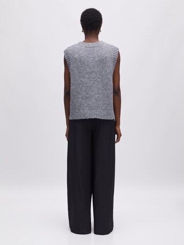 EDITED Pullover 'Xantara' in Grau
