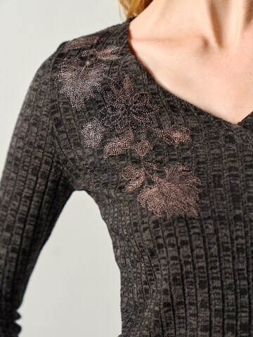 KOROSHI Shirt in Grau