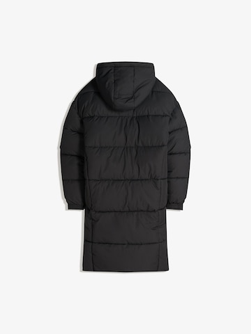 Bershka Zimní kabát – černá