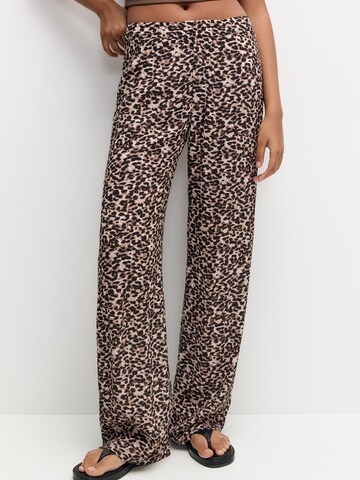 Pull&Bear Regular Hose in Braun: Vorderseite