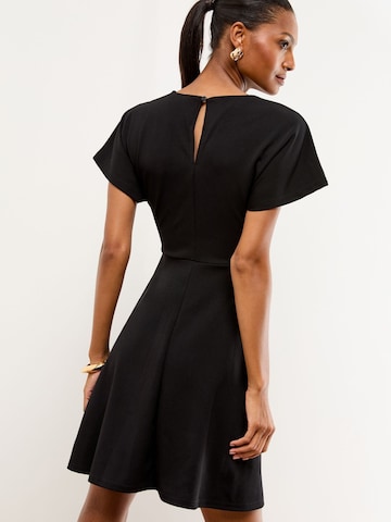 Lipsy Kleid in Schwarz