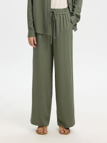 Loosefit Pantaloni 'Viva-Gulia' di SELECTED in verde: frontale