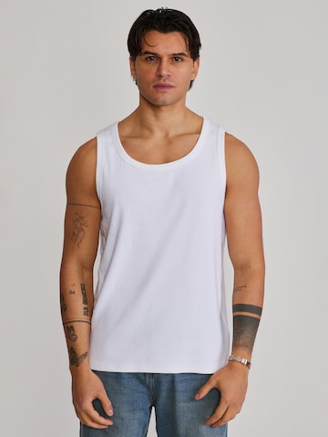 SikSilk Vest in White: front