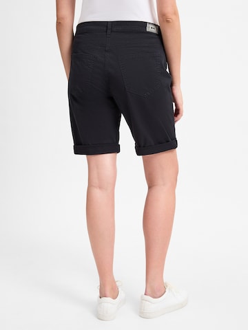 MAC Regular Shorts in Blau