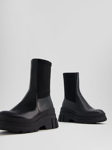 Boots chelsea di Bershka in nero