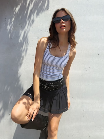 Jupe Bershka en gris