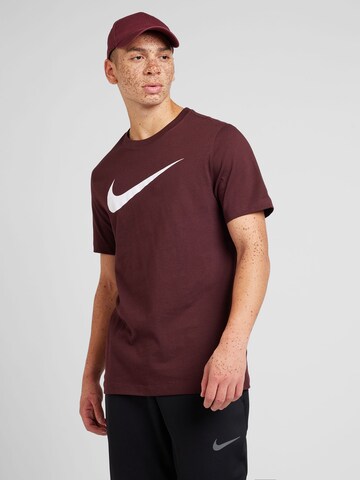 Nike Sportswear - Camisa 'Swoosh' em vermelho: frente