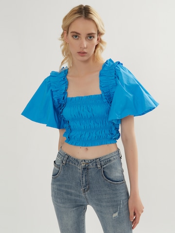 Influencer Bluse in Blau: predná strana