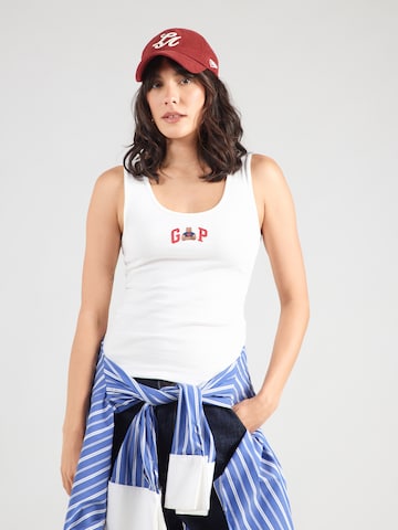 GAP Top in White: front