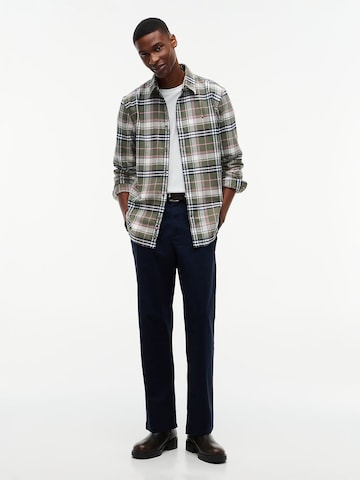 Tommy Jeans Regular fit Button Up Shirt in Green