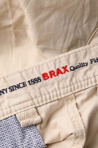 BRAX Shorts in 33 in Beige