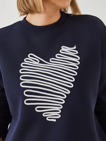 Bianco Lucci Sweatshirt in Blauw