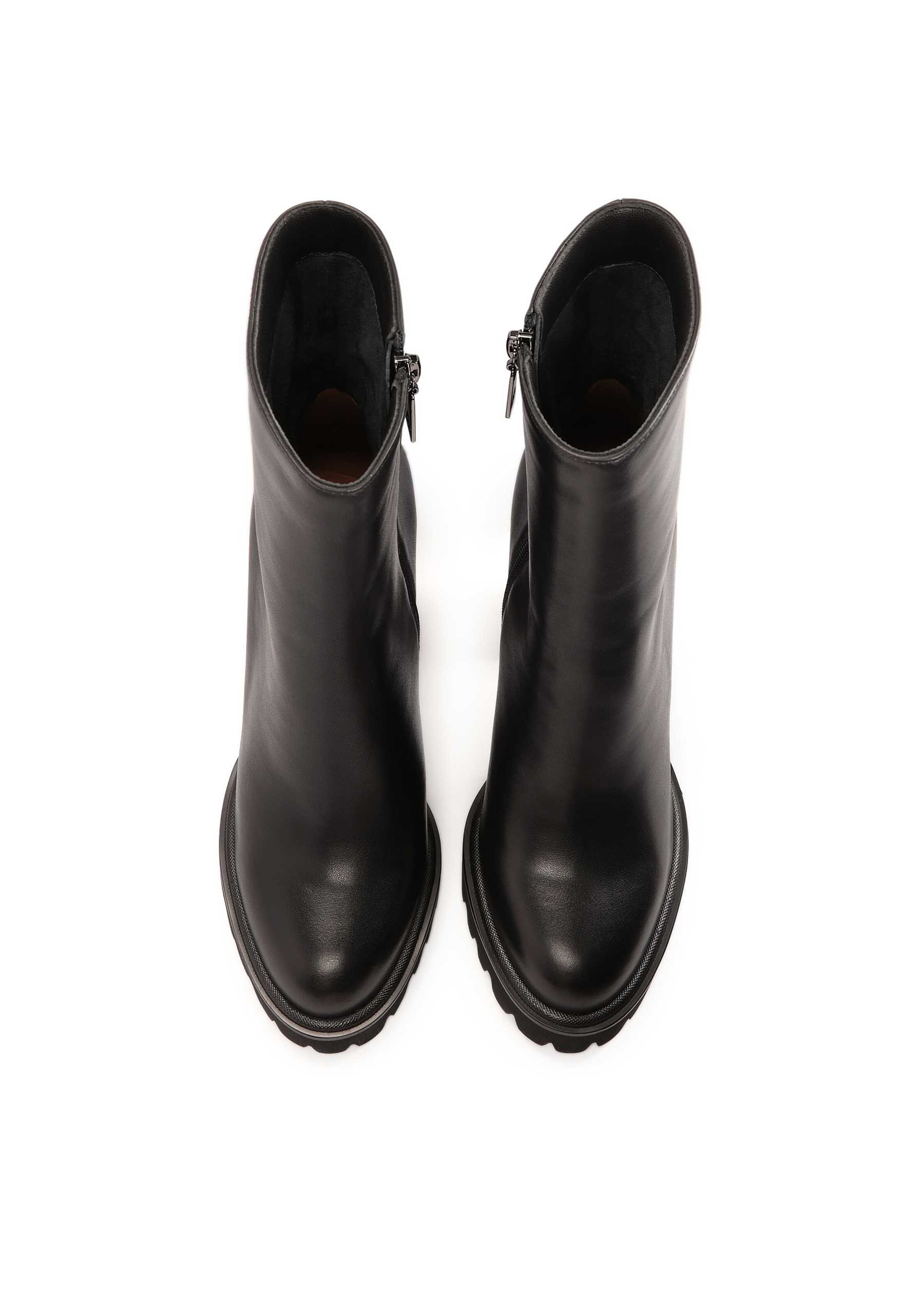 Kazar Kozačky – černá