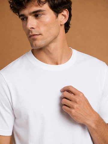 KING Essentials Shirt 'The Shawn' in Weiß
