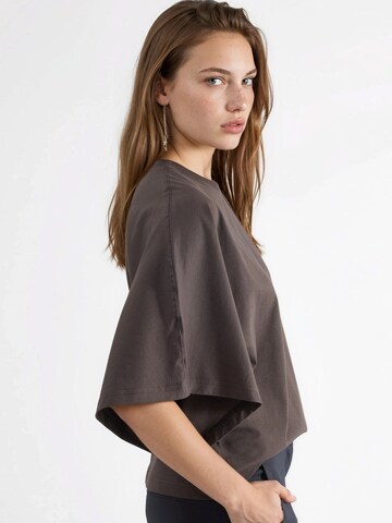 Busem T-Shirt in Braun