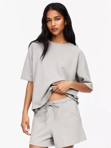 Pull&Bear Loosefit Nadrág - szürke: elől