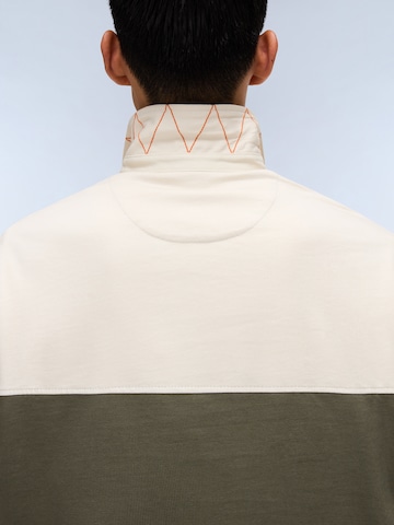 NAPAPIJRI Тениска 'Mont' в зелено