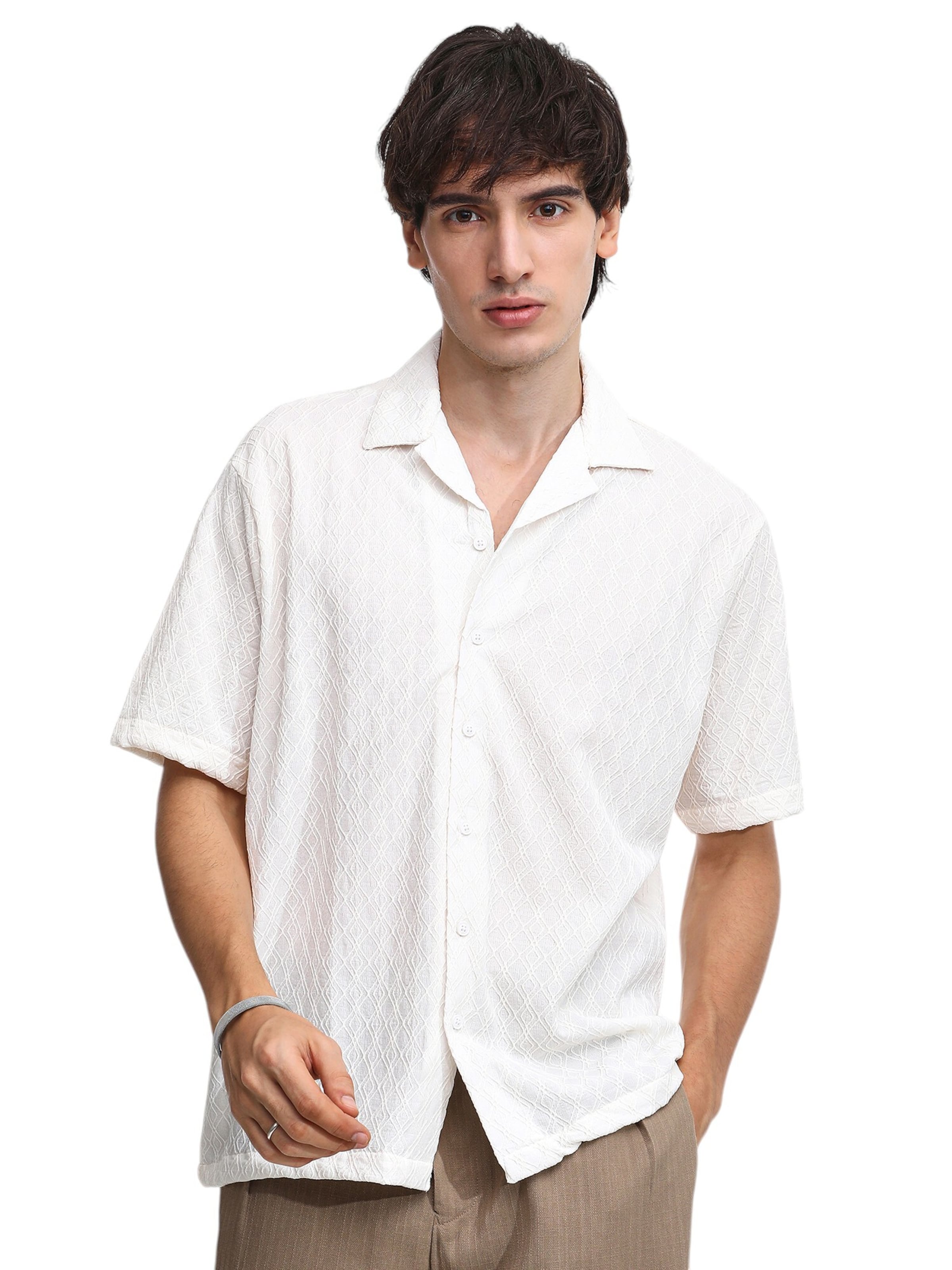 Campus Sutra Comfort Fit Риза в бяло: отпред