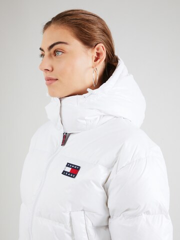 Tommy Jeans - Chaqueta de invierno 'Alaska' en blanco