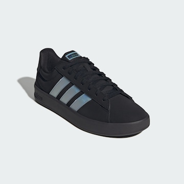 Baskets basses 'Grand Court 3.0 Audi Revolut F1 Team' ADIDAS SPORTSWEAR en noir