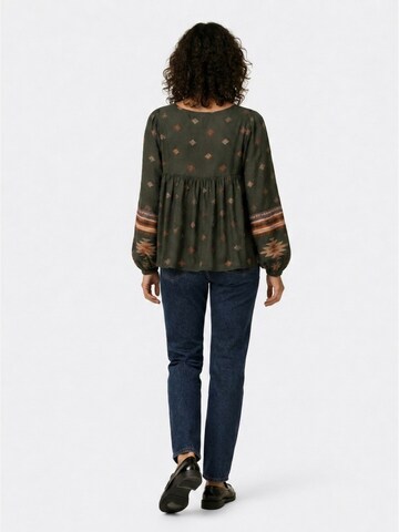 Miss June Blouse 'Aryz' in Green