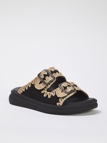 Trendyol Mule in Black: front