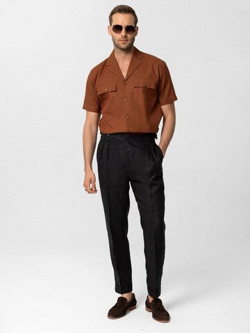 Antioch - Ajuste confortable Camisa en marrón