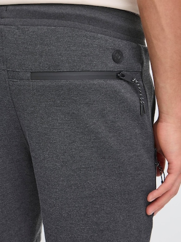 !Solid Regular Trousers 'Gelly' in Grey