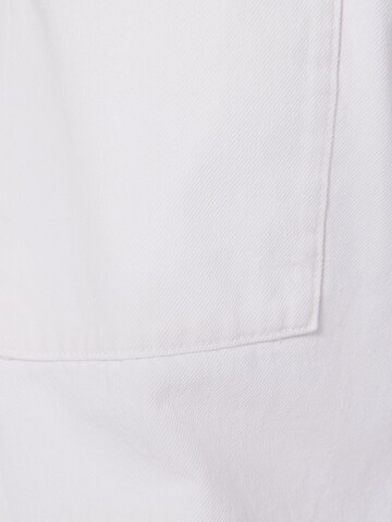 Loosefit Jeans de la Bershka pe alb